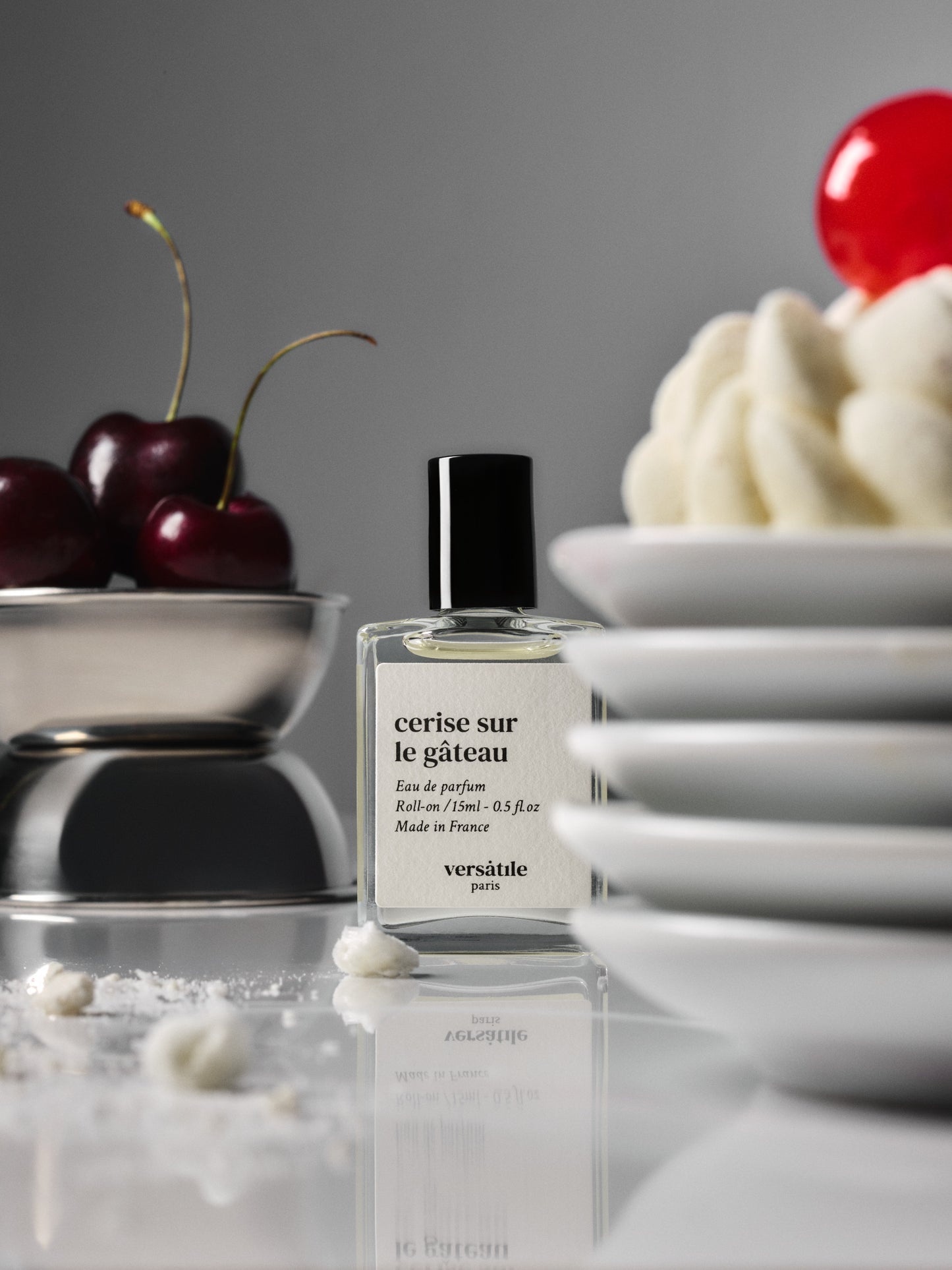 CERISE SUR LE GÂTEAU